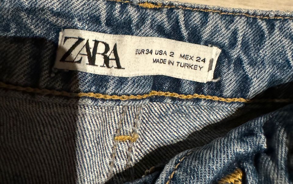 Damen Jeans Hosen Paket Marke Zara Guess H&M in Alzenau