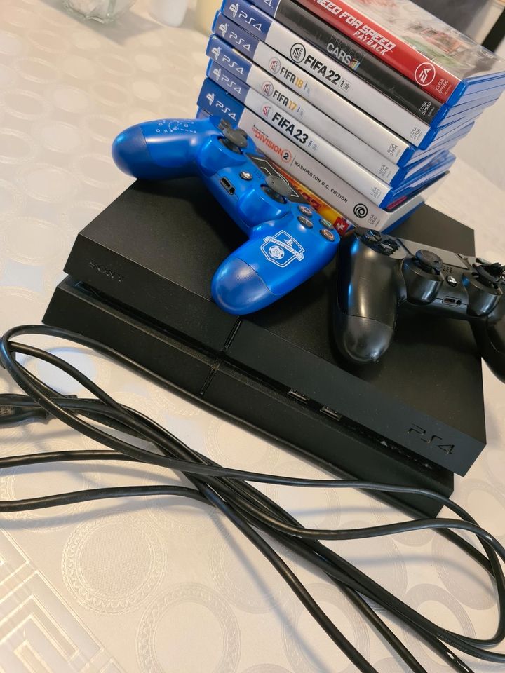 PlayStation 4 mit diversen Spielen in Ahrensburg
