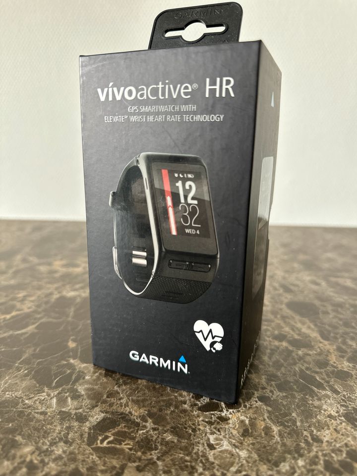 Garmin vivoacrive HR GPS Sportuhr in Bad Homburg