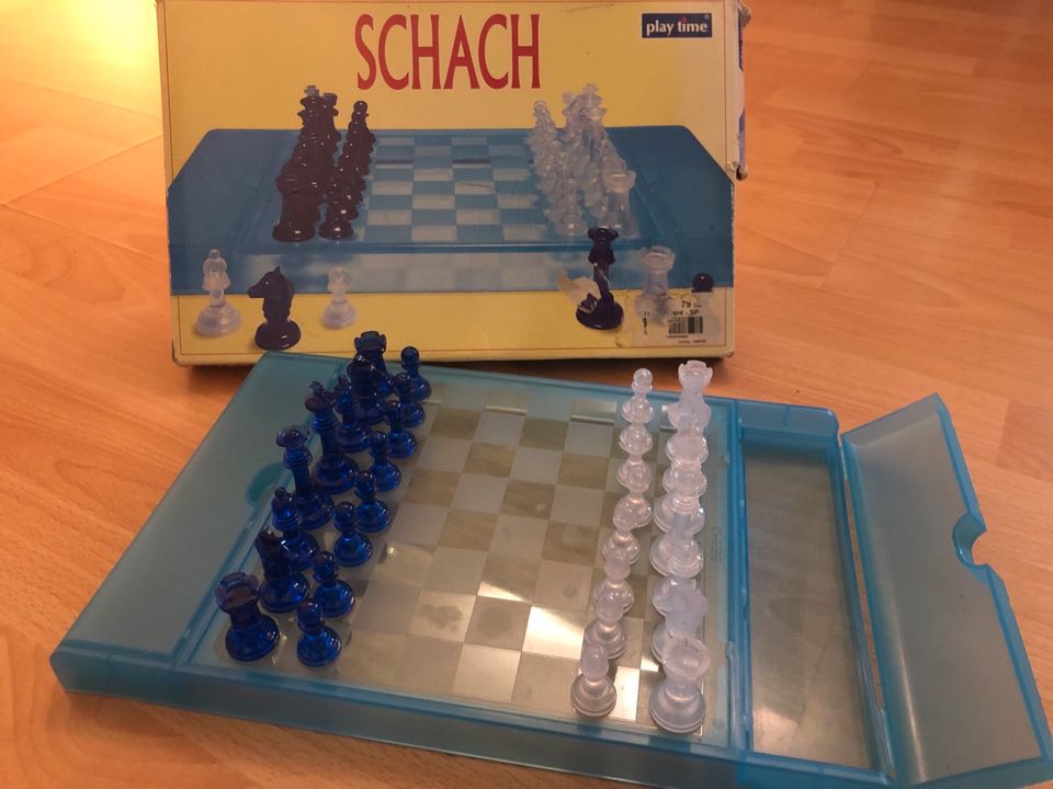 Schach Chess Gesellschaftsspiel Brettspiel Spiele Klassiker in Freiburg im Breisgau