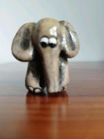 Charmanter Typ, Elefant, ca 3 x 4 cm, mit individuellem Charakter Niedersachsen - Lüneburg Vorschau