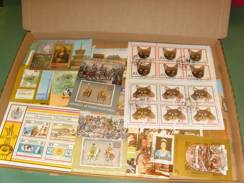ca.200 verschiedene Briefmarken - Blocks alle abgebildet / LOT 29 in Gilserberg