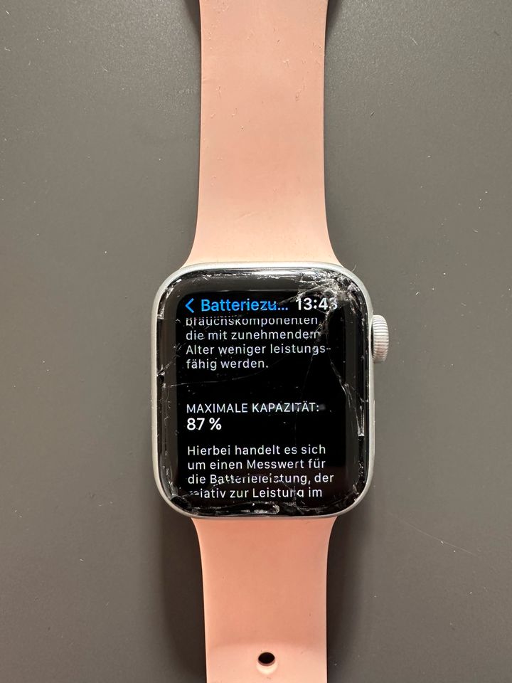 Apple Watch SE / Silber / 40 mm / Sturzschaden in Kirchentellinsfurt