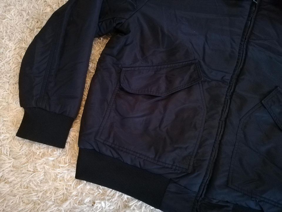 Tommy hilfiger Winterjacke gr L in Gemünden (Wohra)