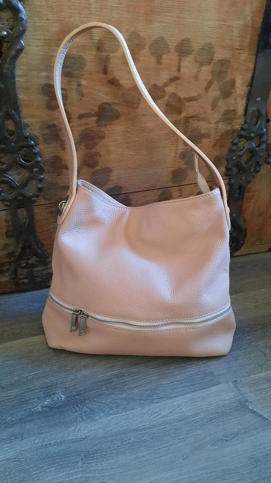 Handtasche aus Leder rosa rose wie neu! in Kölln-Reisiek
