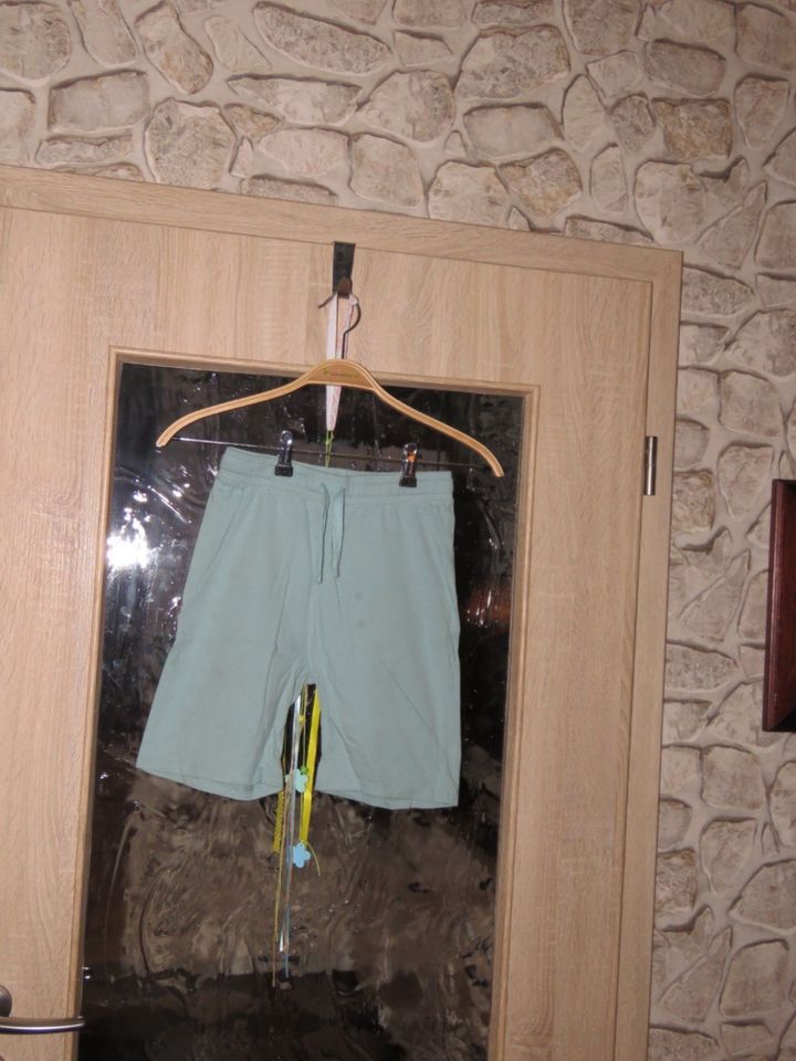 Shorts für Jungen Gr. 134 hellblau H&M in Rehden