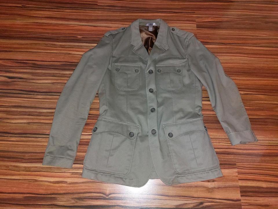 Herren Jacke Übergang M khaki grün H&M 50 Schulterklappe in Schimberg