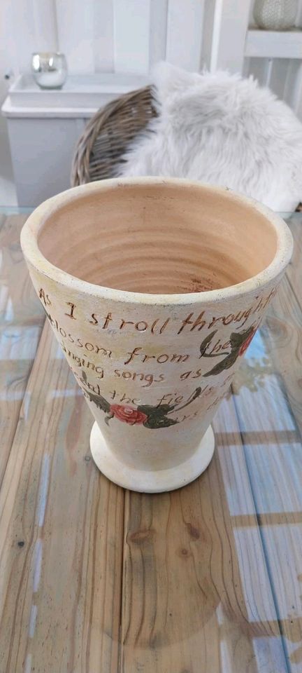 Unikat, Charmante, handbemalte Vase aus Ton, Vintage, Rosen in Scharnebeck