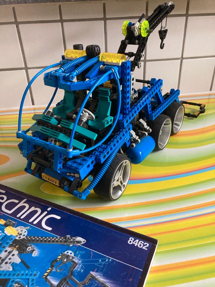 Lego Technic Abschlepptruck 8462 in Rüsselsheim