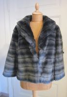 Tommy Hilfiger Fake Fur Jacke Gr. S / 36 Weihnachten Feier Party Niedersachsen - Hameln Vorschau