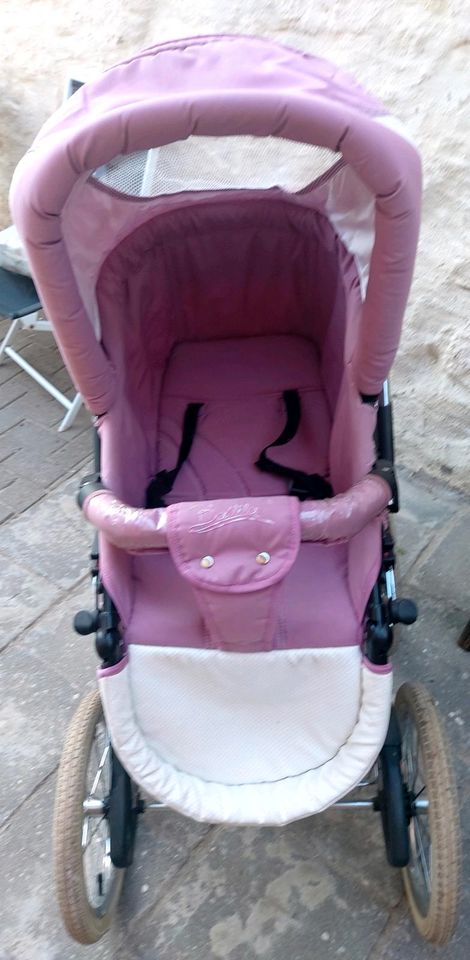 Kinderwagen mit viel Zubehör in Wettin-Löbejün