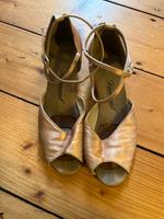 Tanzschuhe mit Beutel und Sohlenbürste Hessen - Darmstadt Vorschau