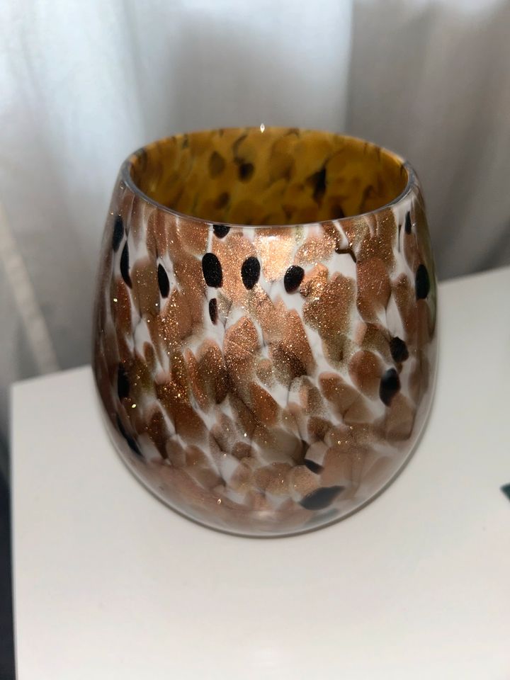 Goldene BoConcept Vase in Wuppertal