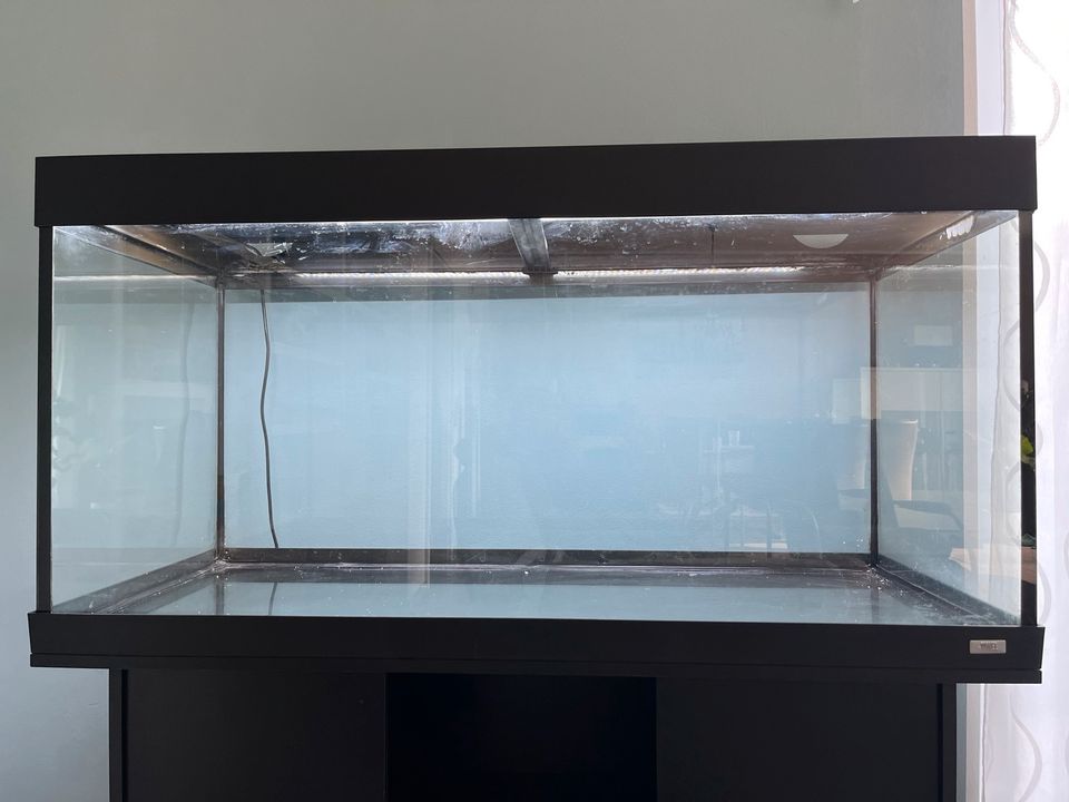 Juwel Aquarium 300 Liter mit Unterschrank und Zubehör in Braunschweig