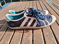 Adidas Sleek serieres Sneaker Turnschuhe Sportschuhe gr 42 Marine Niedersachsen - Friesoythe Vorschau