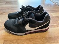 Nike Sneaker in grau/lila/weiß Nordrhein-Westfalen - Hiddenhausen Vorschau