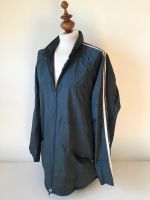 Regenjacke dunkelblau Streifen weiß Vintage Jacke Reißverschluss Bayern - Ustersbach Vorschau