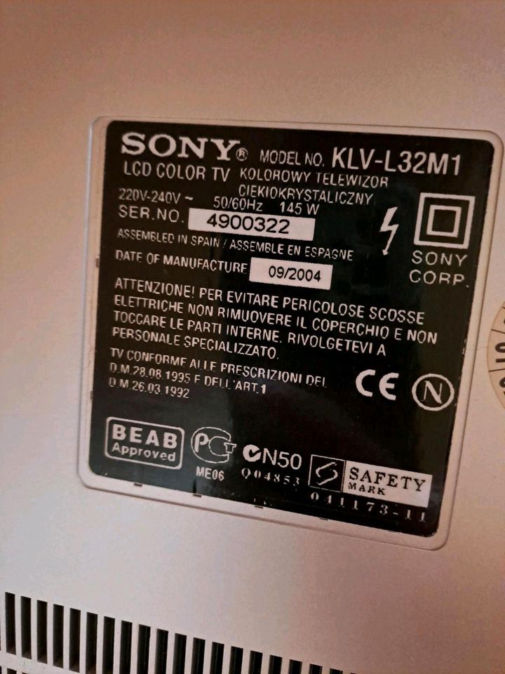 Sony WEGA LCD Fernseher KLV-L32M1 in Polling Kr Mühldorf a Inn