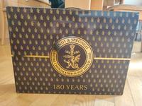 Lindt Sprüngli 180 Jahre Jubiläums Koffer als Geschenkverpackung Nordrhein-Westfalen - Bad Lippspringe Vorschau