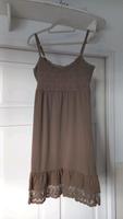 Cream Kleid/Unterkleid Gr. S taupe TOPP ! Hessen - Trendelburg Vorschau