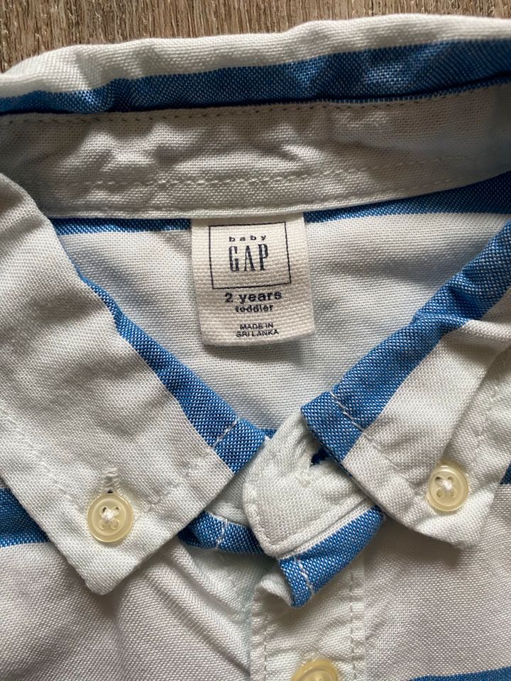 NEU GAP Gr. 92 Jungen Hemd kurzarm blau weiß gestreift in Bohmte