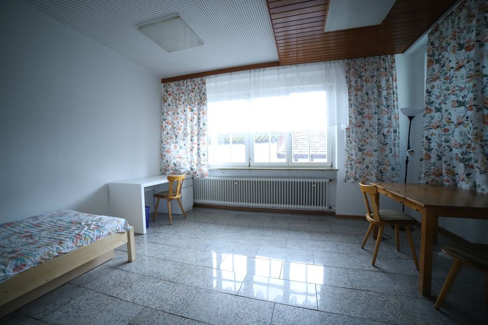 Schönes möbliertes Zimmer in 77815 Bühl - Wohnung & WG in Bühl