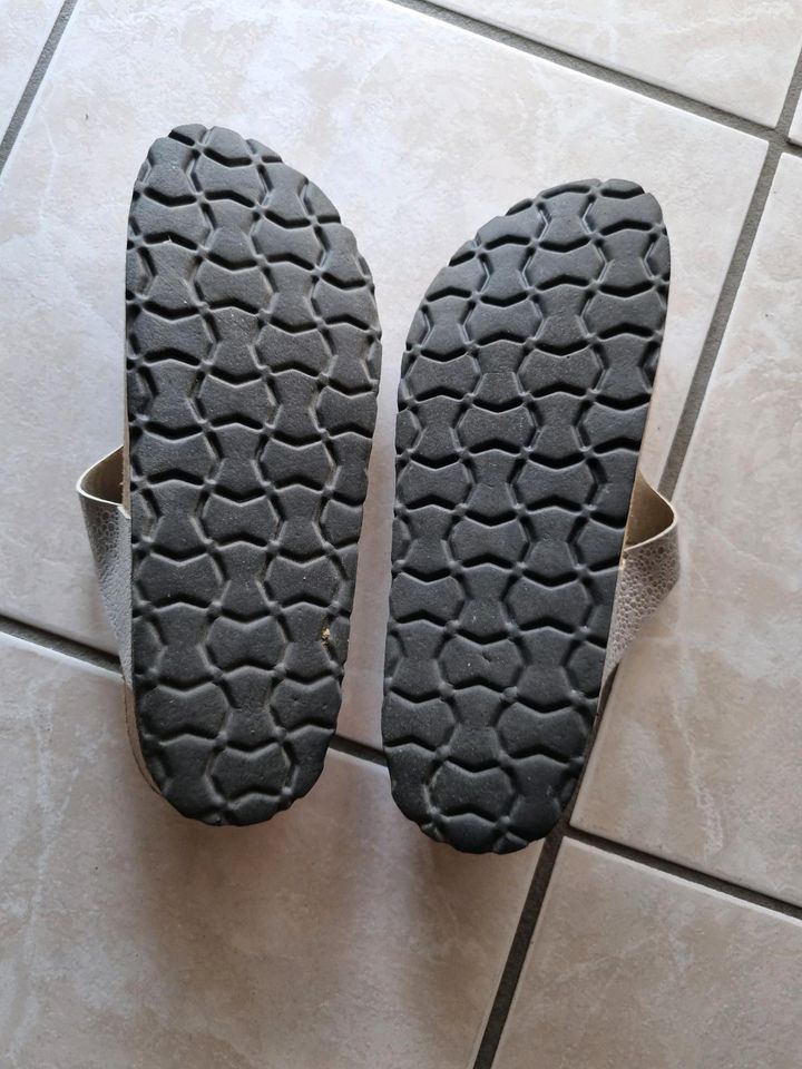 Flip Flops Silber Gr 39 in Übach-Palenberg