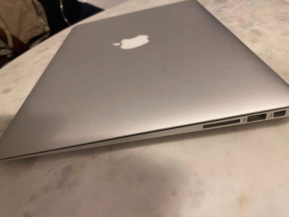 MacBook Air “13 in Dachau