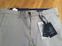 NEU Herren Chino Hose Farbe: stein, Gr. 31/34 Tommy Hilfiger Nordrhein-Westfalen - Kerpen Vorschau