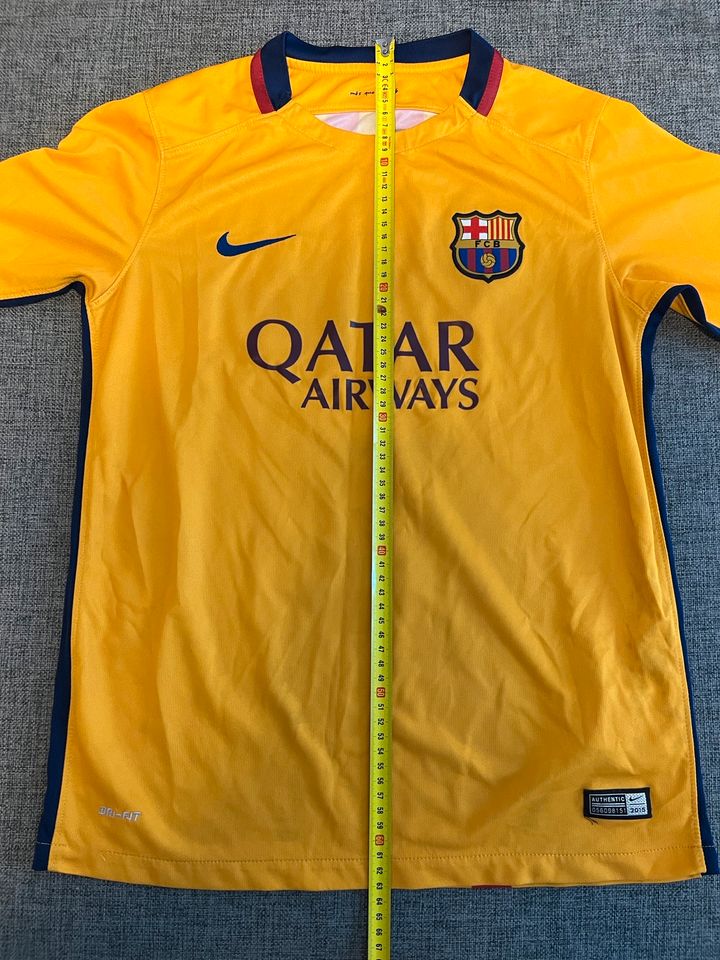 Kindertrikot Barcelona Trikot Saison 2015/2016 Gr. 158 - 170 cm in Hamburg