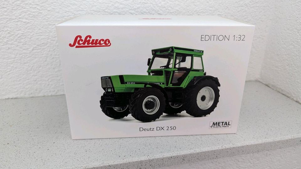 Schuco Deutz DX 250 1/32 - selten und in OVP in Wetter (Hessen)