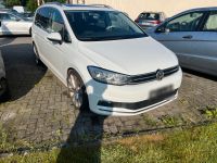 VW Touran Highline Niedersachsen - Wiesmoor Vorschau