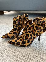 Bronx Stiefeletten 37, Tigermuster, süße Stiefelette, neuwertig Baden-Württemberg - Böblingen Vorschau
