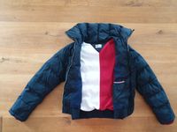 Jacke Gr.146  Tommy Hilfiger Niedersachsen - Hessisch Oldendorf Vorschau