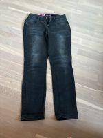 Street One Jeans schwarz Style Jane Gr. 30/30 Niedersachsen - Seesen Vorschau