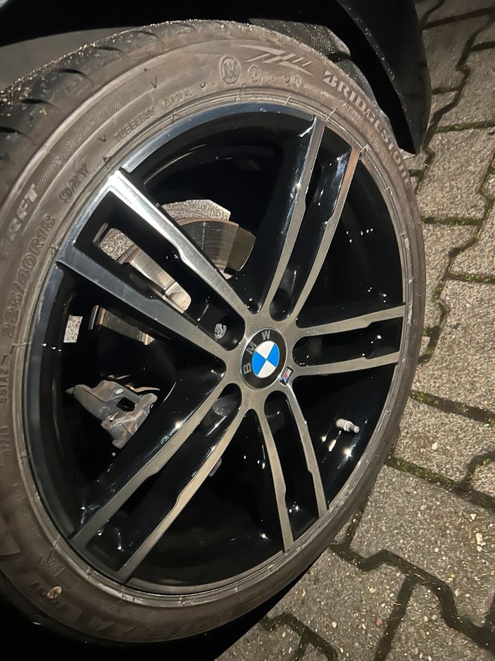 BMW F20 118d, M packet, Black line in Essen (Oldenburg)