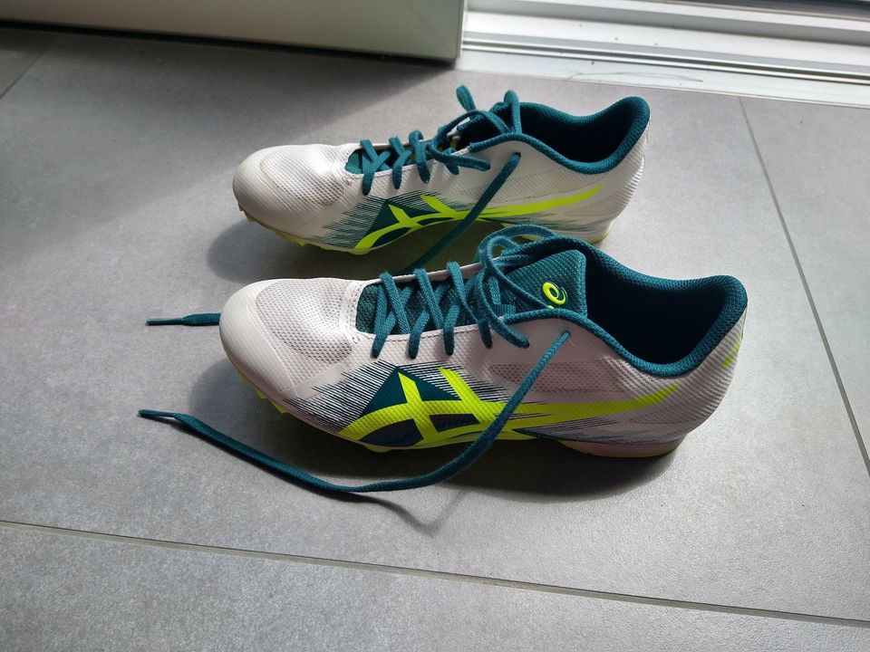 Spikes Leichtathletik Schuhe Asics in Filderstadt