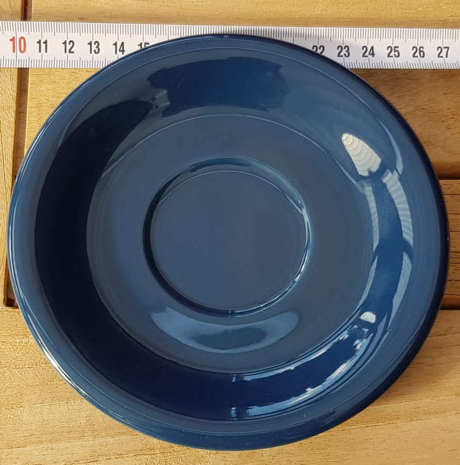 7 Blaue Tassen mit Unterteller aus Keramik in Dormagen