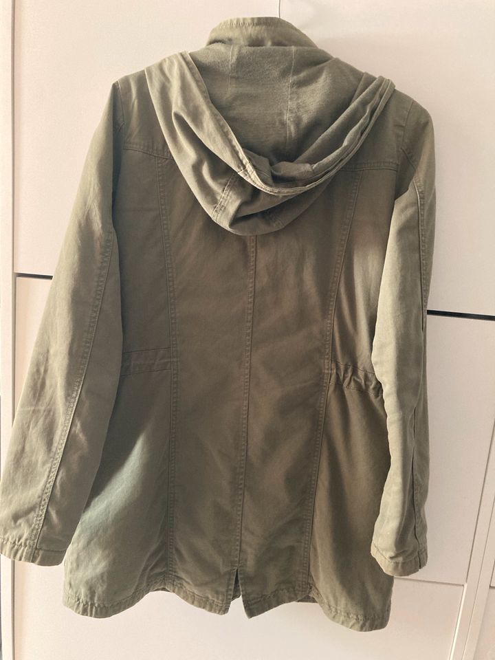 Parka khaki olive von Gina Ernsting‘s Gr. 40 in Verl