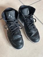 Nike Air Jordan 1 Mid Größe 41 Hessen - Kirchheim Vorschau