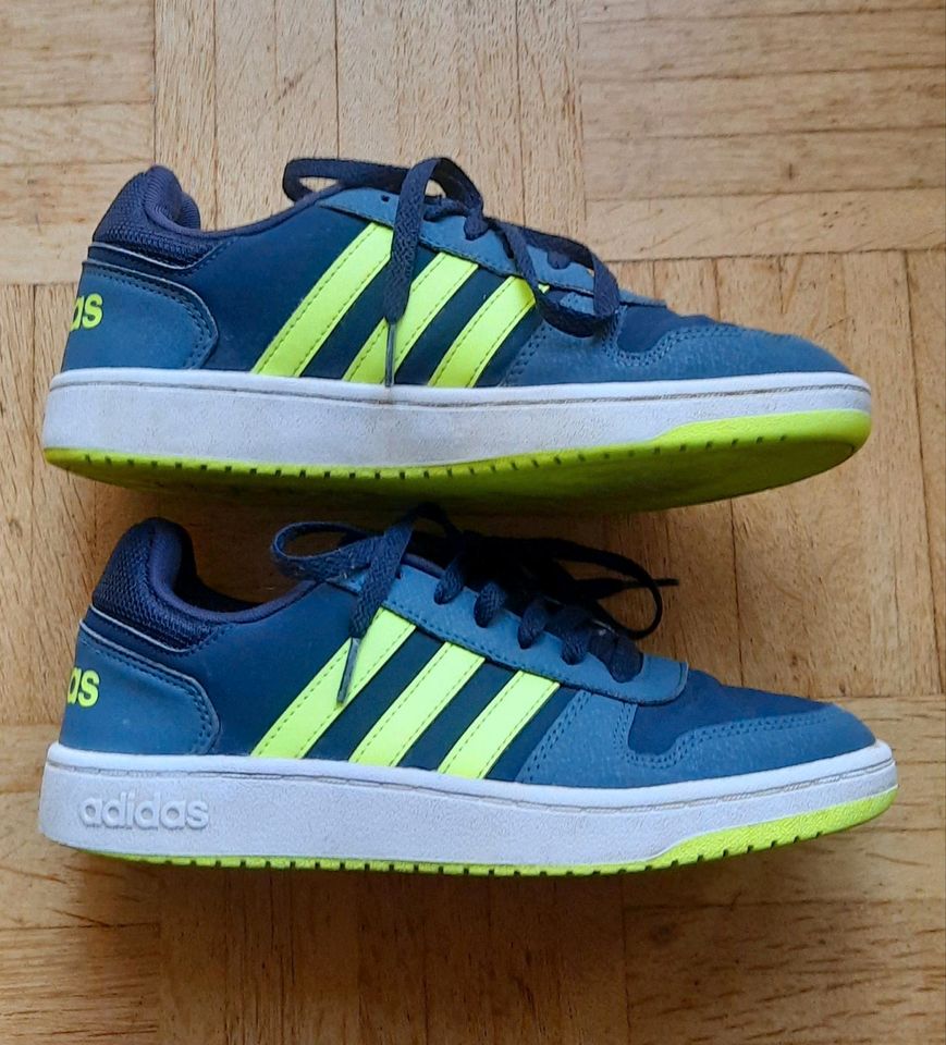 Adidas Sneaker Gr. 40 in Berlin