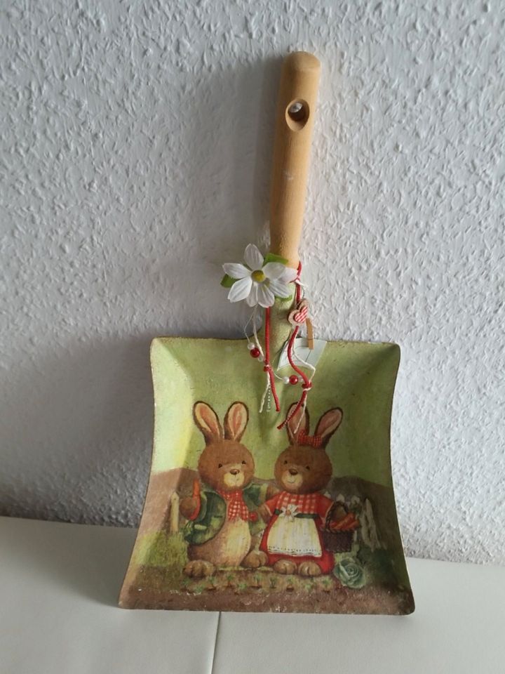 Ostern-Dekos Kehrblech Osterschmuck Dekoständer Ostern Geschenke in Rhauderfehn