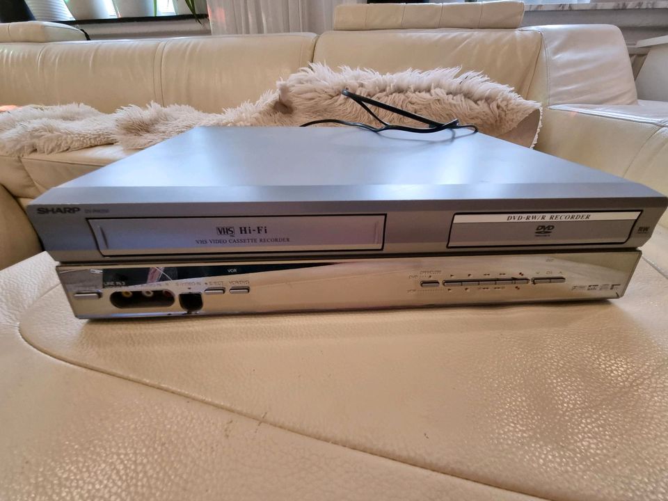 SHARP VHS Video Cassette + DVD-RW/R Recorder edel/selten in Tostedt