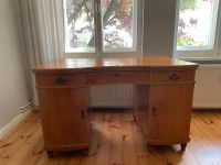 Antiker Biedermeier Schreibtisch aus massivem Nussbaumholz Berlin - Tempelhof Vorschau