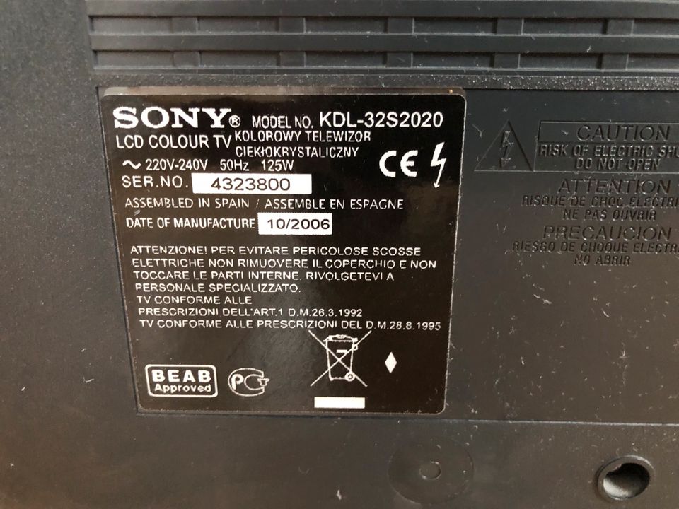 Sony Bravia Fernseher TV 32 Zoll KDL-32S2020 in Nürnberg (Mittelfr)