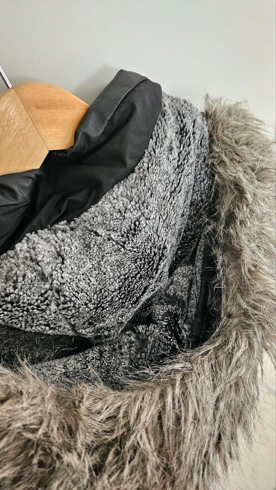 S. Oliver Damen Winterjacke Größe XS in Erzhausen