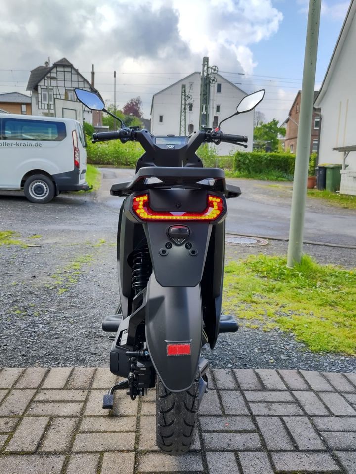 Elektroroller Vmoto CITi max. 80 km/h, starker 5 kW Motor inkl. 28l Topcase! in Eitorf