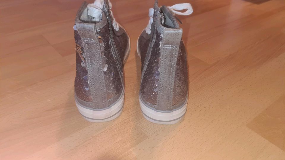 Damen Schuhe Gr.39, 1x Pailletten silber, 1x chrome Heidi Klum in Lübeck