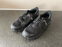 Neu Damen On Cloud 6 in Schwarz Größe 39 Sneaker Wandern Sport Baden-Württemberg - Pforzheim Vorschau
