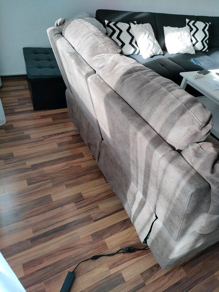 Relax Couch (Garnitur), elektrisch verstellbar, Microfaser braun in Oberhausen